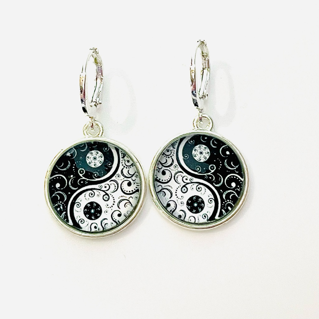 Chic Yin Yang Dangle Earrings 18$